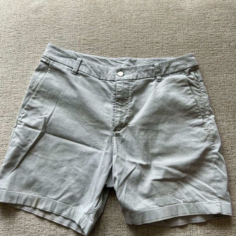 Lululemon Commission Short  7’’ 33 waist light grey